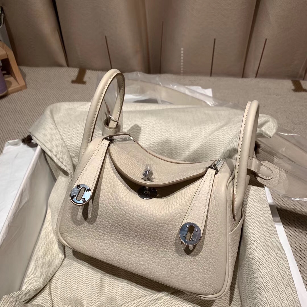 에르메스 미니 린디백19 나타 화이트 은장 끌레망스 가죽